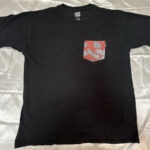 HUF tee w/ pocket design size L